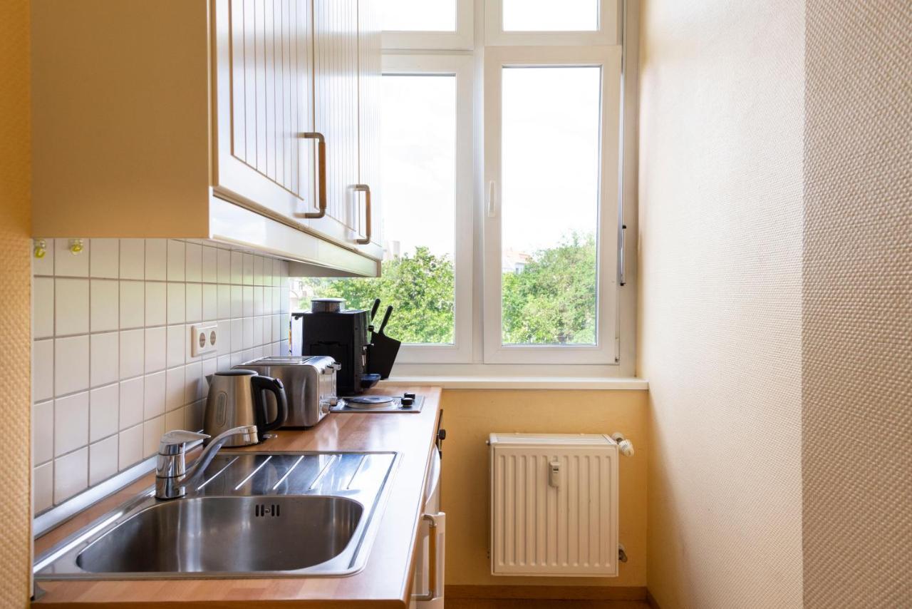Central +3br +big Living Next To U-station * Berlim