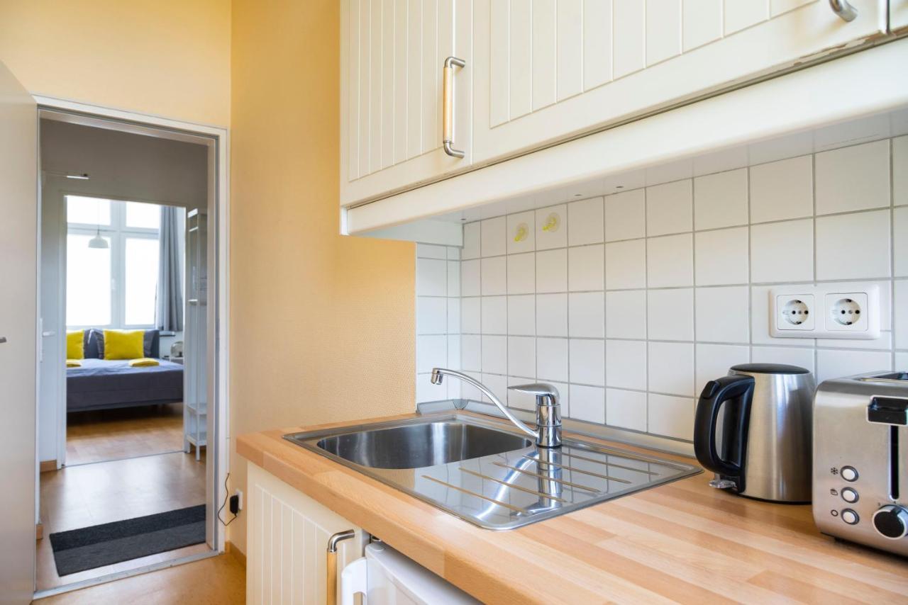 Central +3br +big Living Next To U-station * Berlim